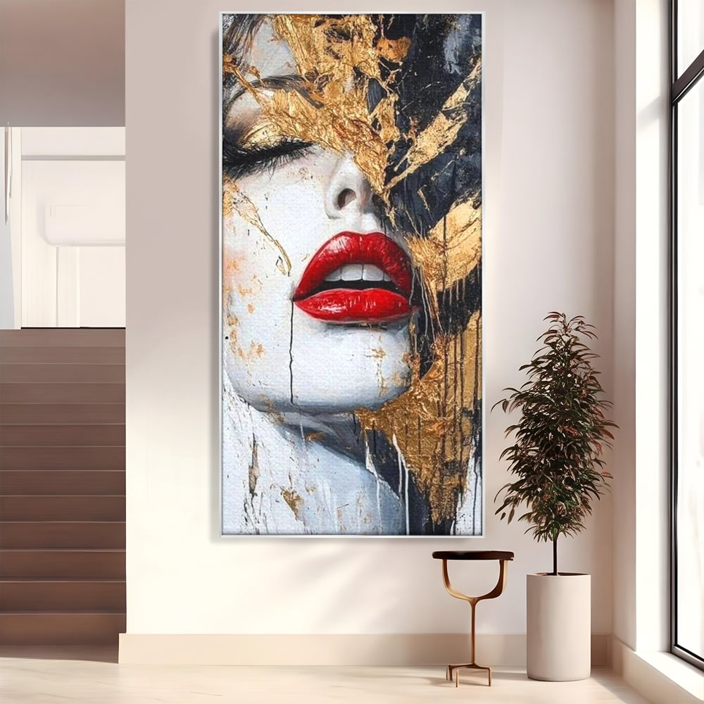 Tablou canvas cu tablou canvas cu chip de femeie si buze rosii, in rama de aluminiu argintiu